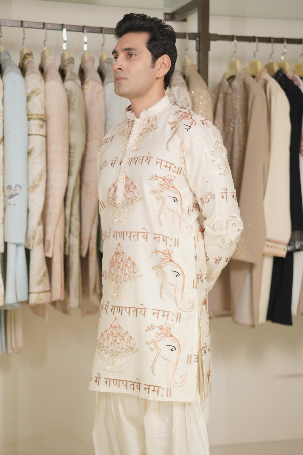 Men kurtas ivory embroidered shop online