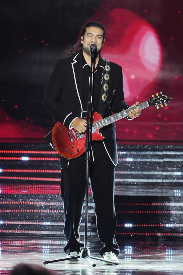 Jubin Nautiyal In Our Black Suit With Piping Detailing