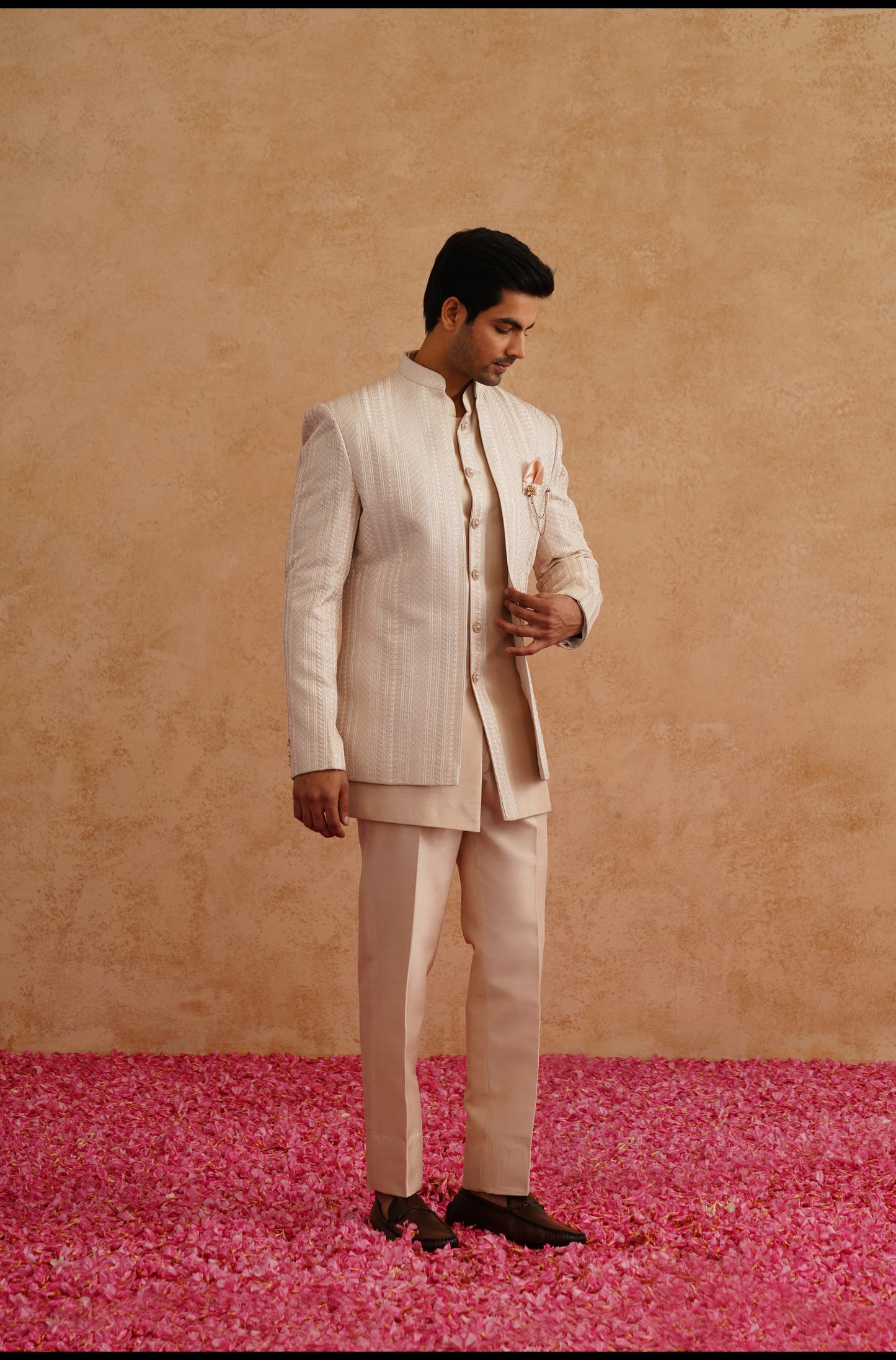 Light Pink Short Indowestern With Thread Embroidery On Silk