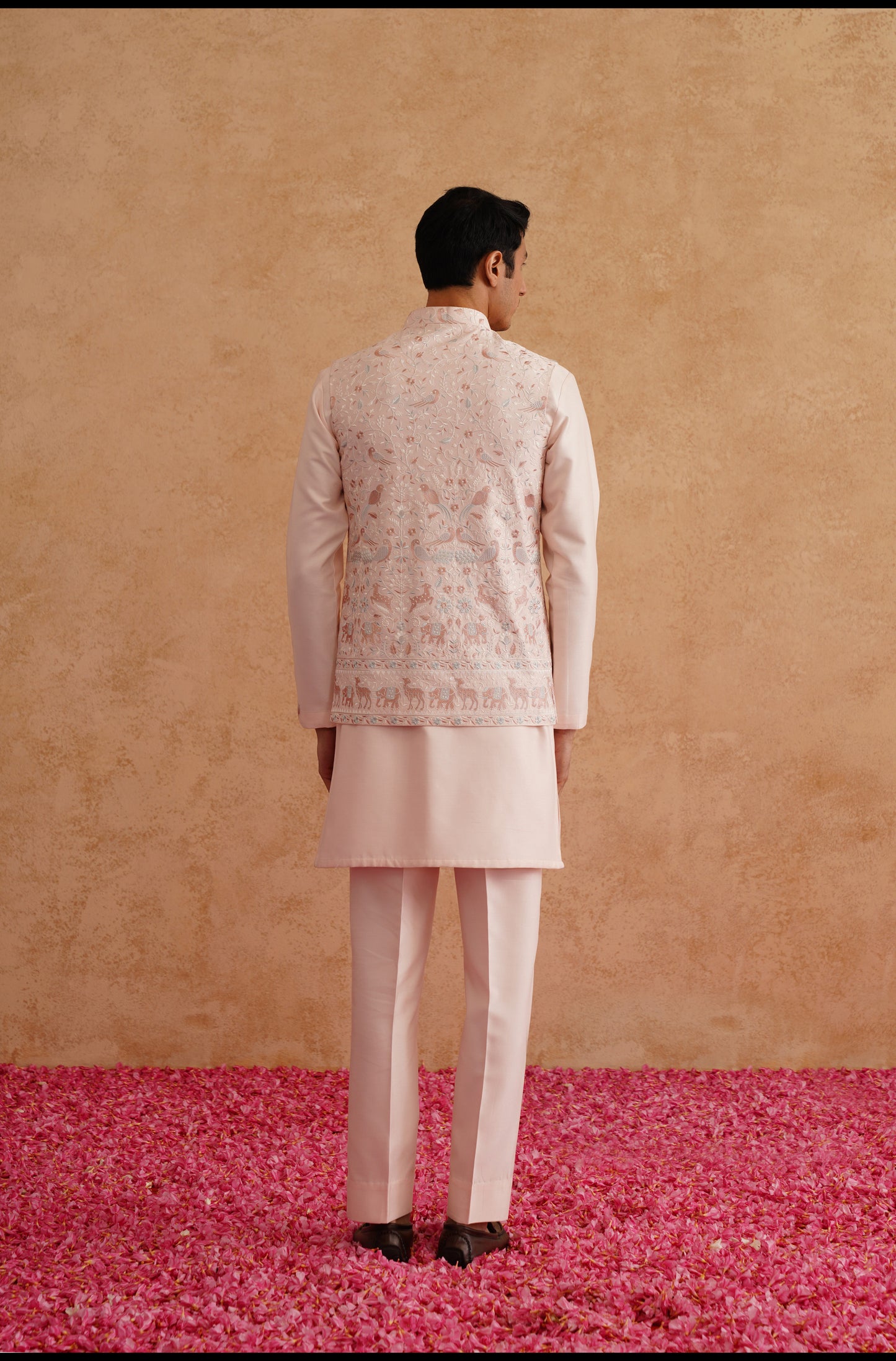 Light Pink Waistcoat Kurta Set With Thread Embroidery On Silk