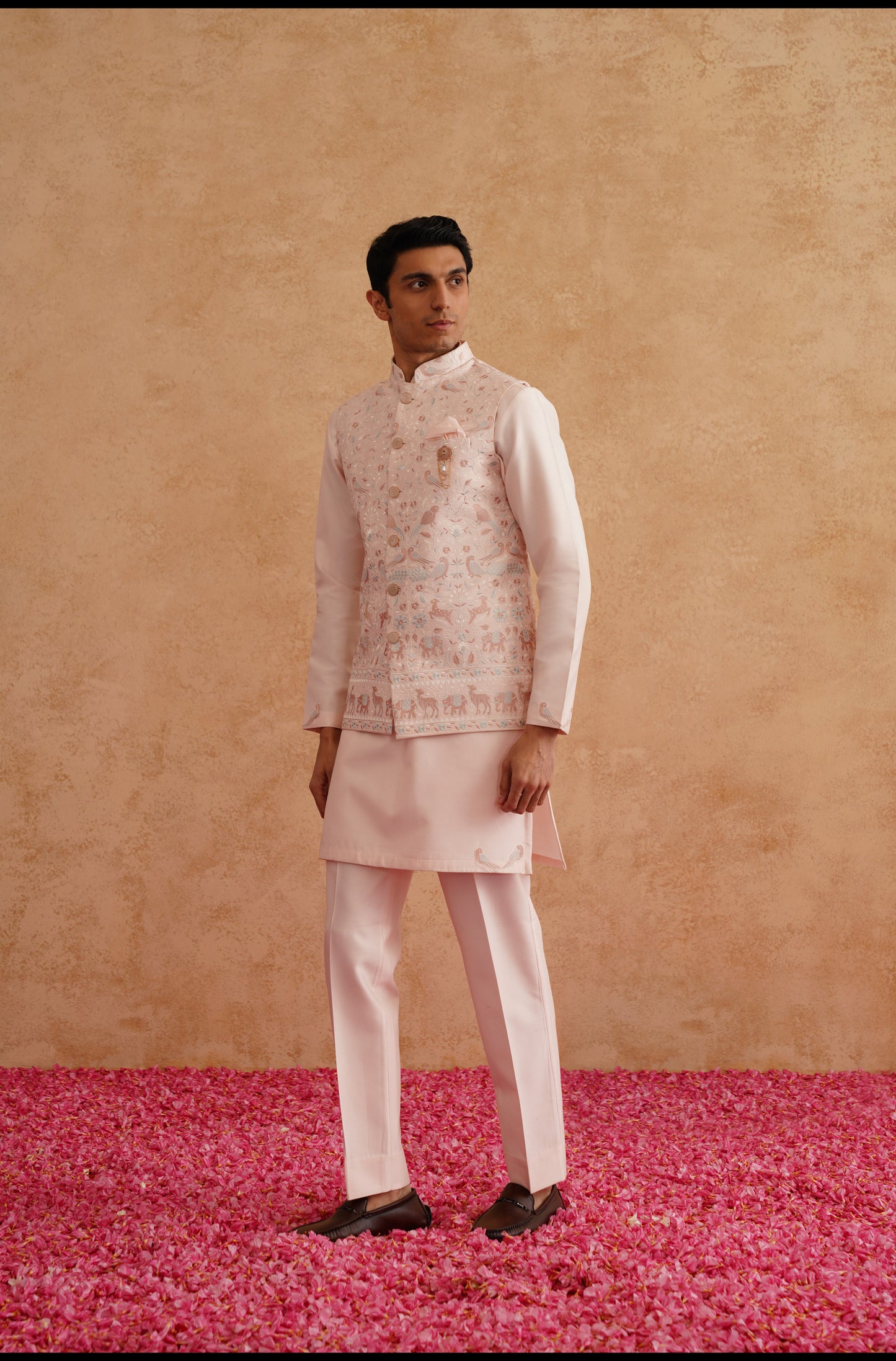 Light Pink Waistcoat Kurta Set With Thread Embroidery On Silk