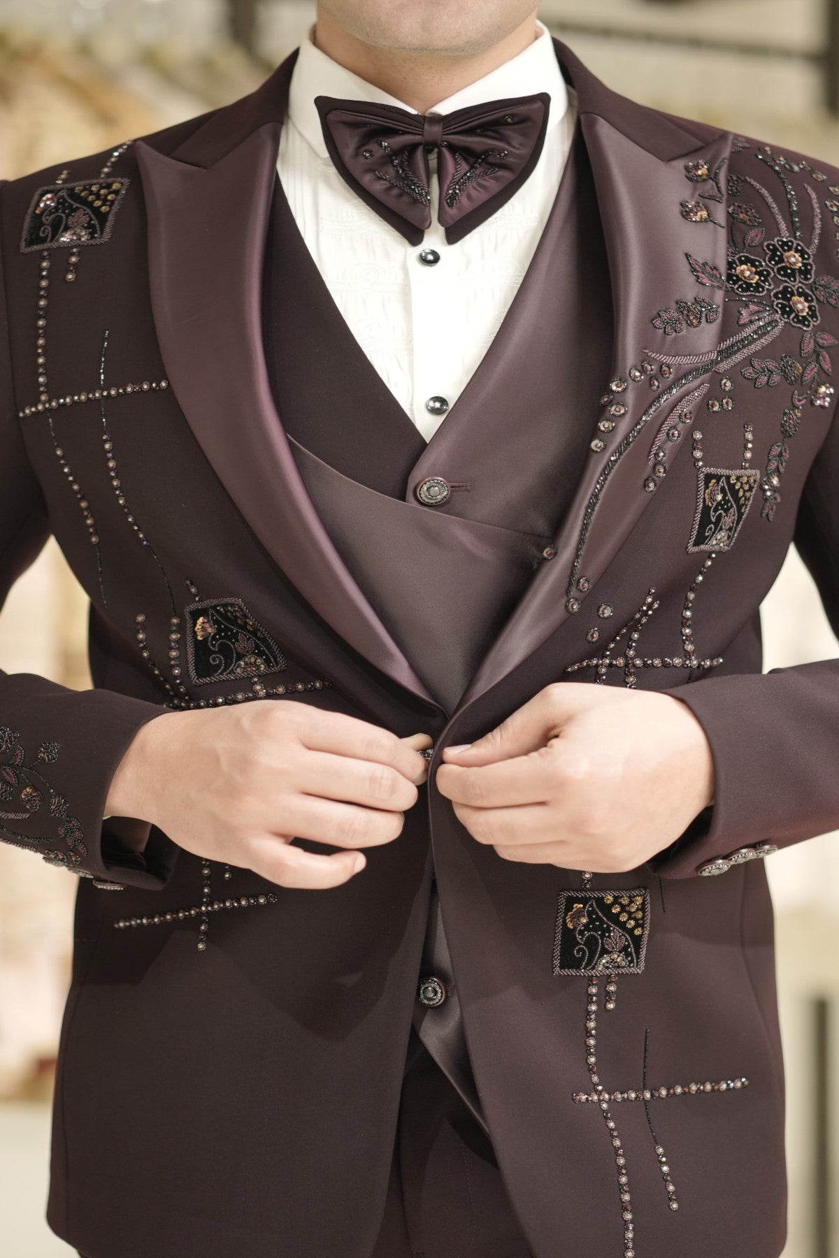 Stylish tuxedo suits for men with modern fit