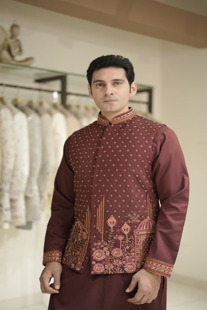 Shop kurta with waistcoat in embroidered silk fabric
