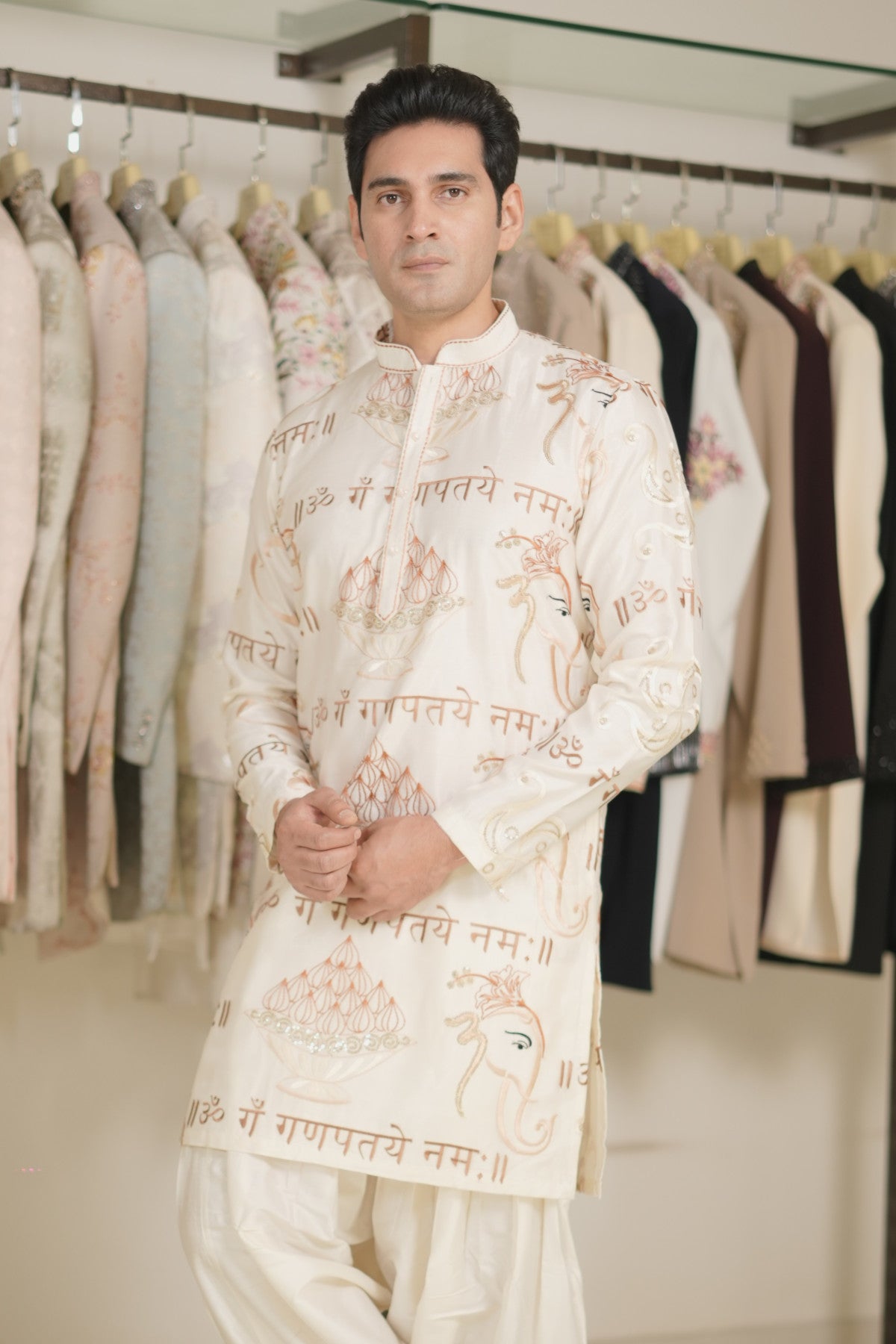 Embroidered kurta men online shop
